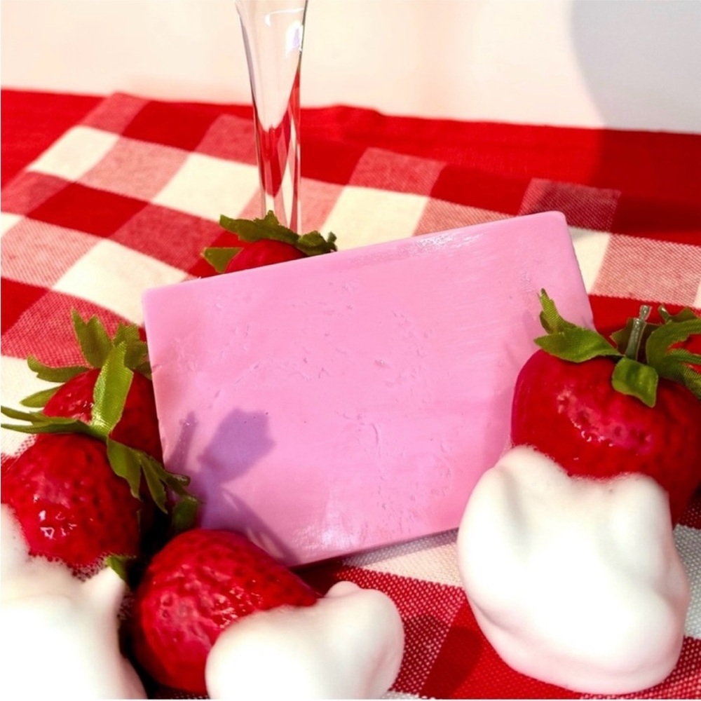 Create Your Own Goat's Milk Soap - Strawberries and Cream - Picture 3 of 5